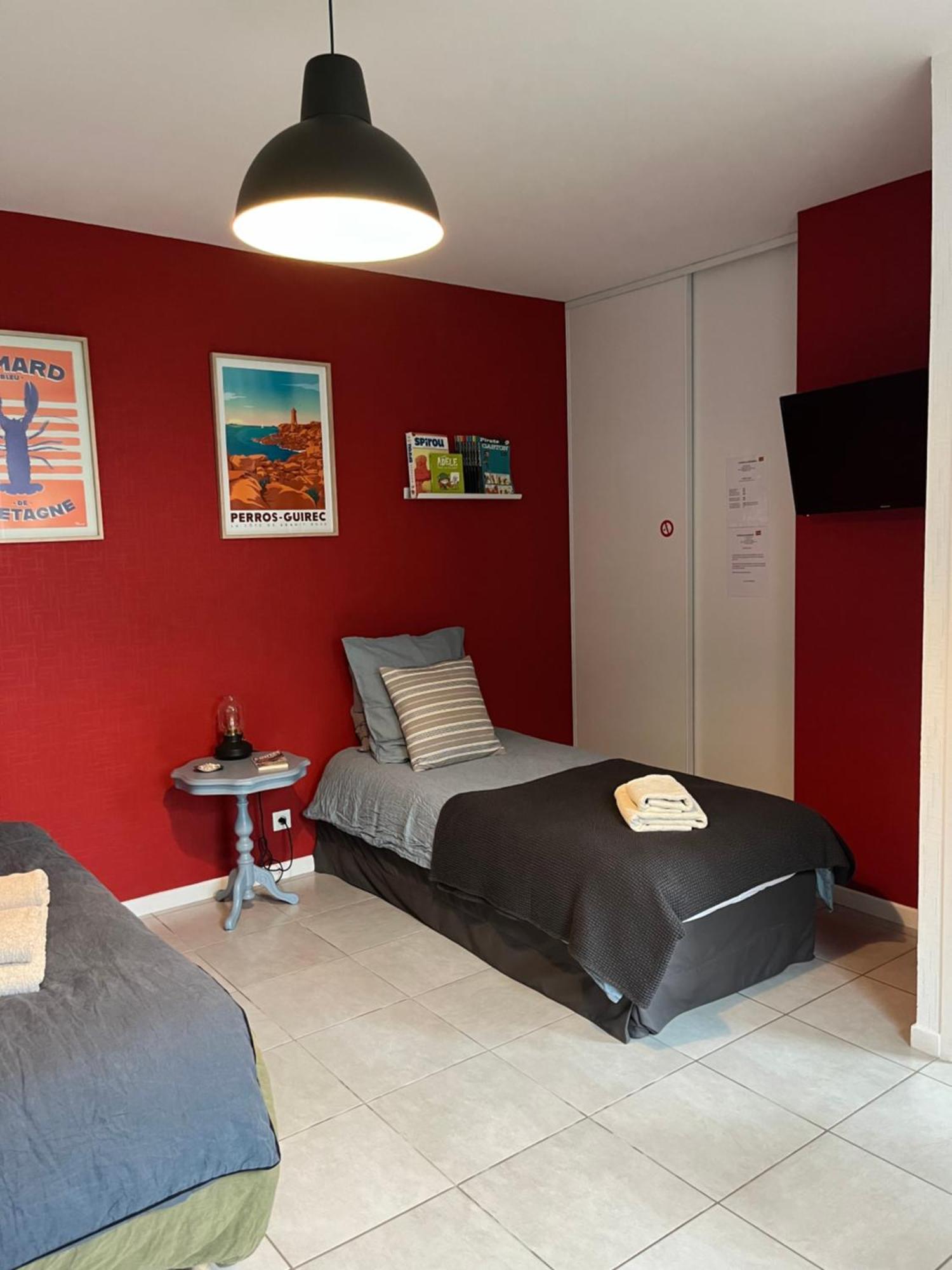 Ushant L'Atelier De Mezareun Bed & Breakfast エクステリア 写真