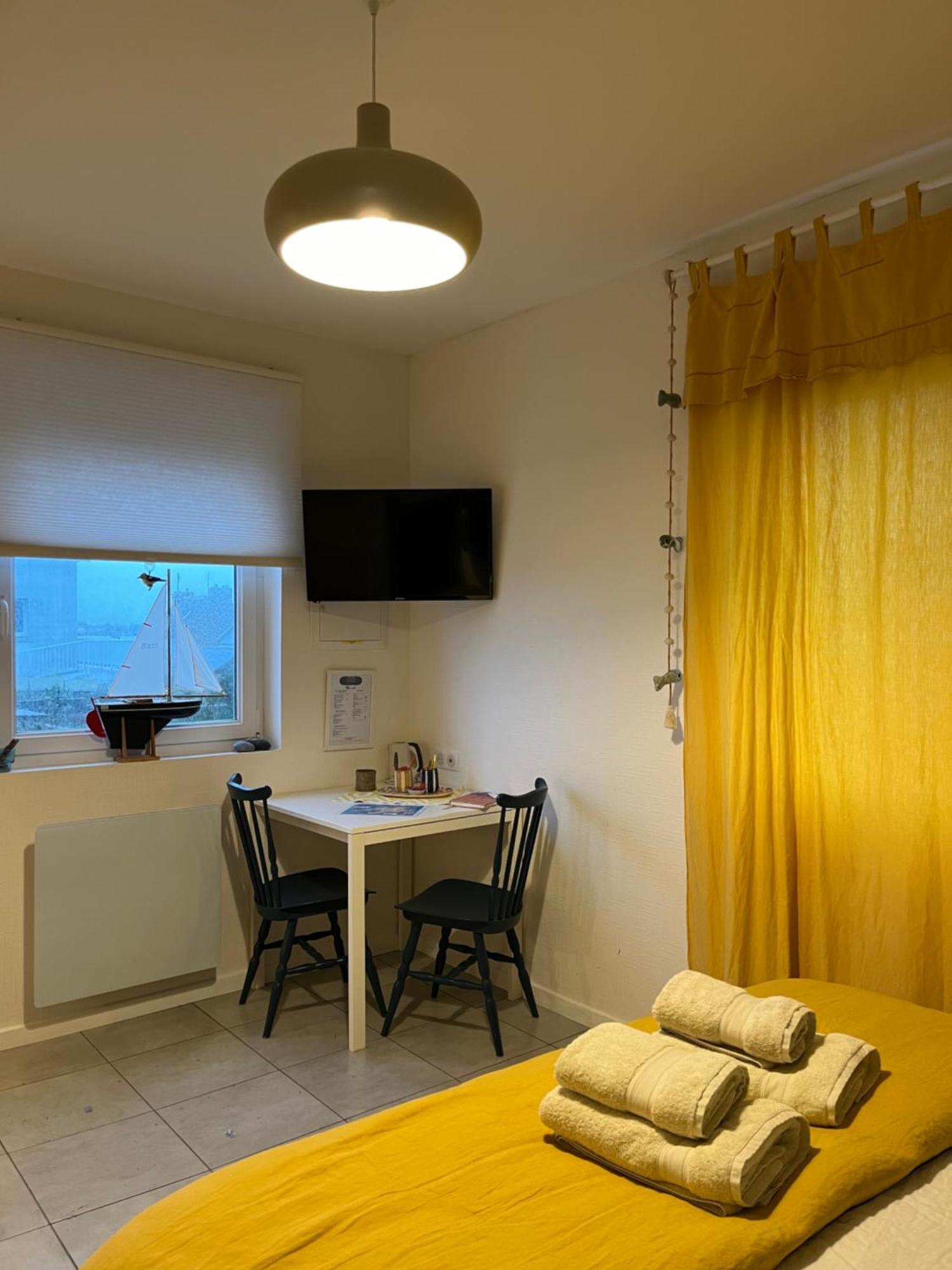 Ushant L'Atelier De Mezareun Bed & Breakfast エクステリア 写真