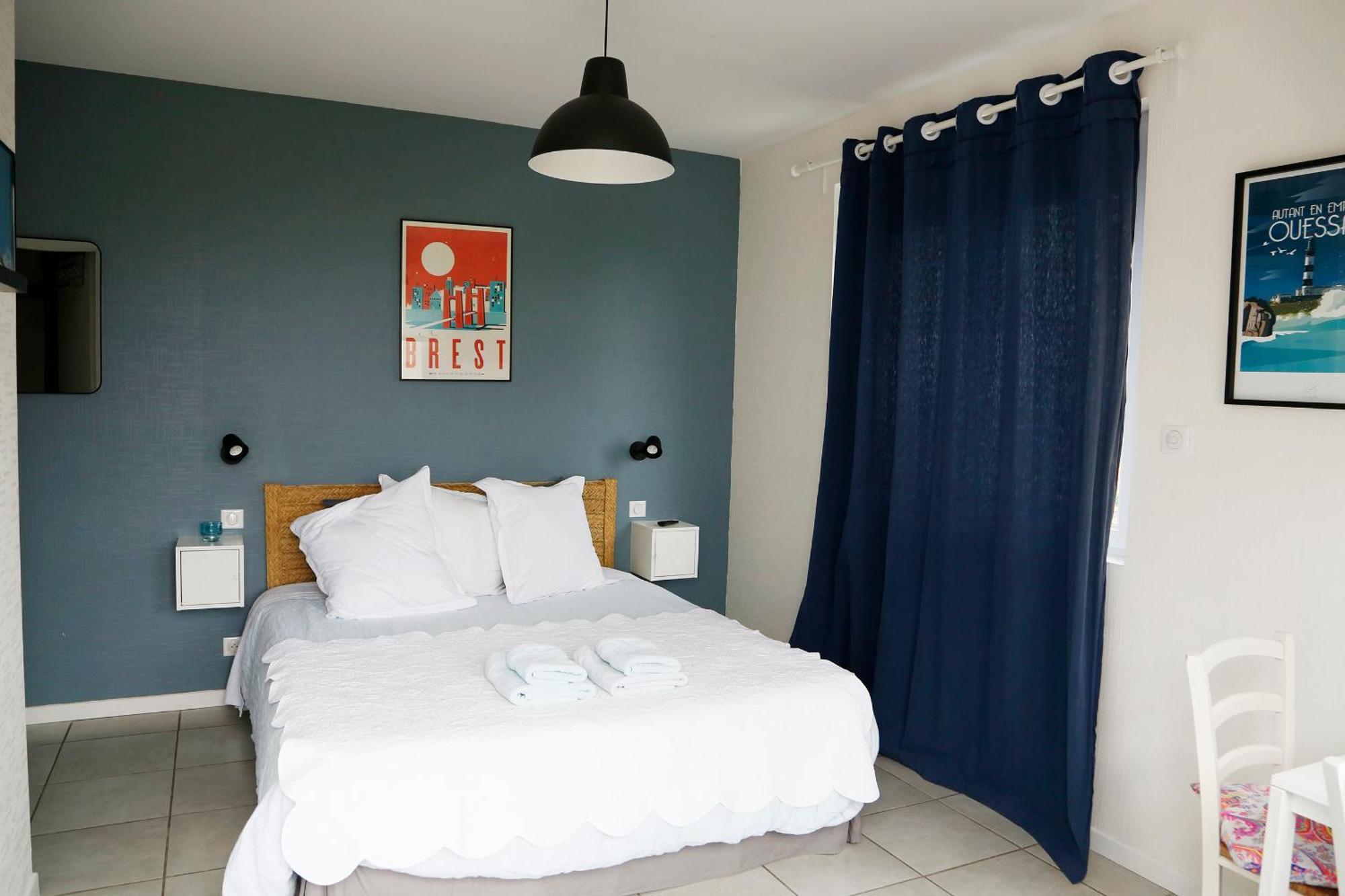 Ushant L'Atelier De Mezareun Bed & Breakfast エクステリア 写真