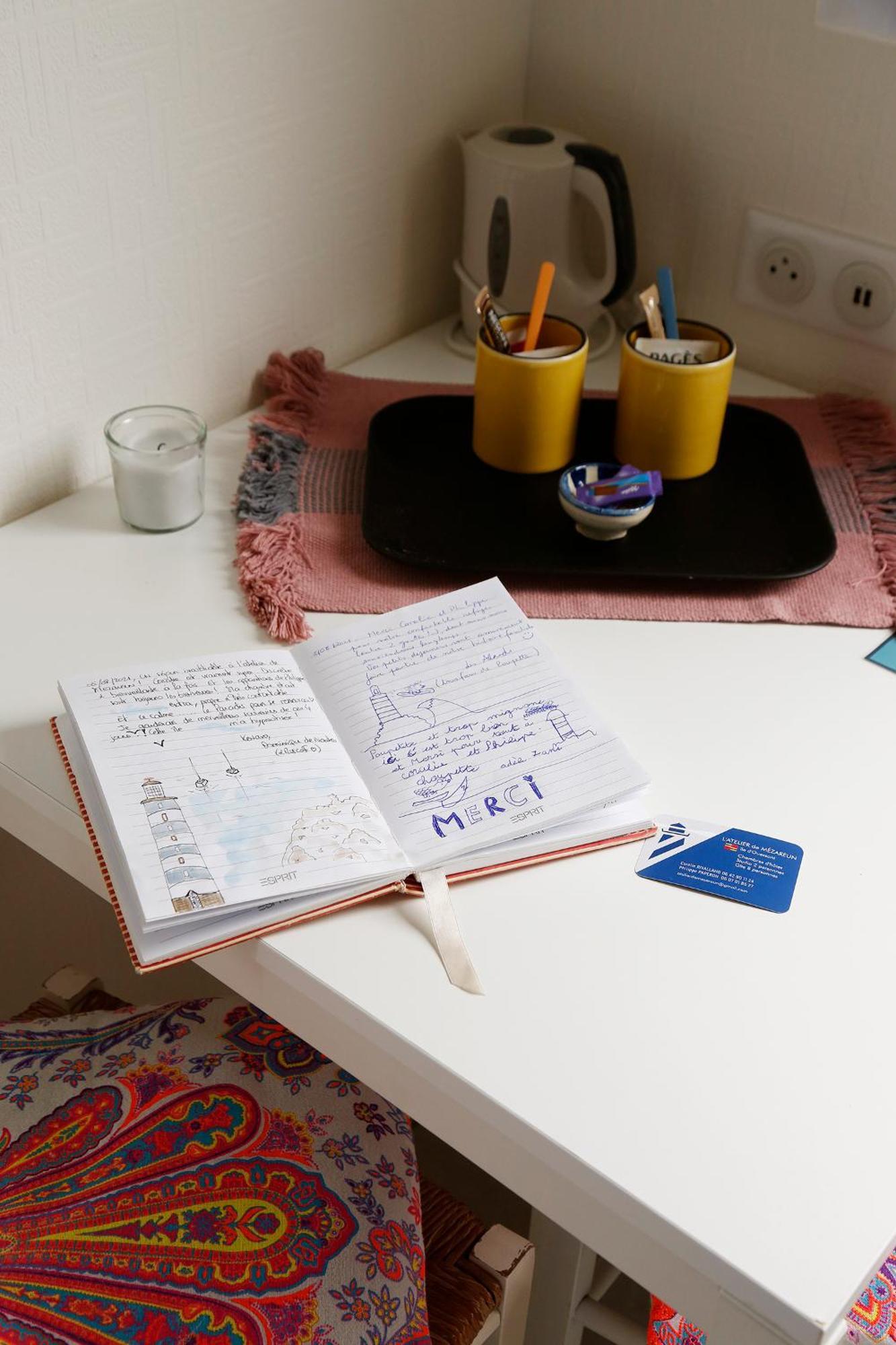 Ushant L'Atelier De Mezareun Bed & Breakfast エクステリア 写真