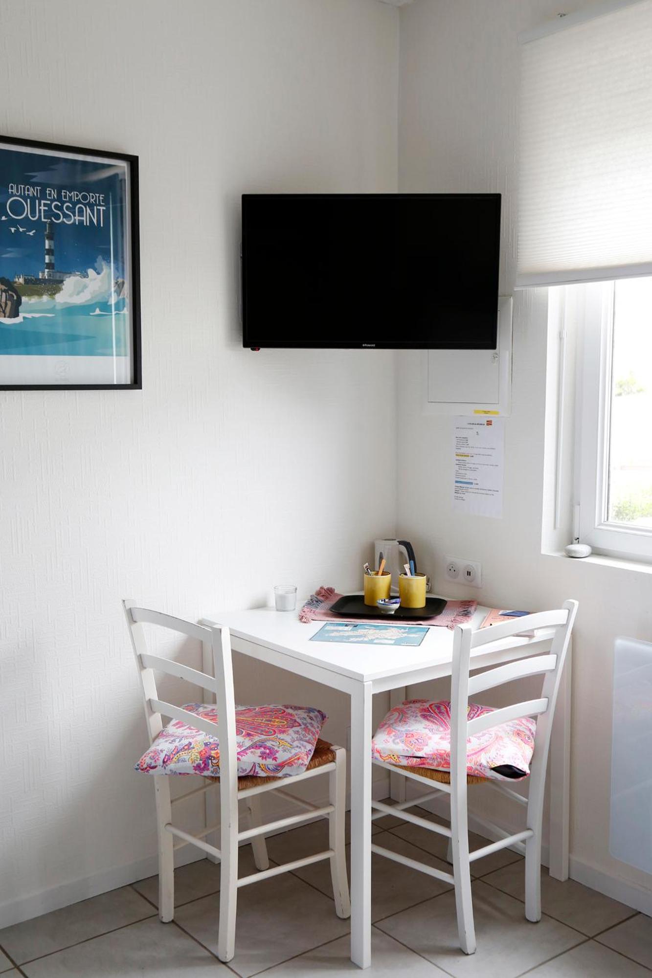 Ushant L'Atelier De Mezareun Bed & Breakfast エクステリア 写真